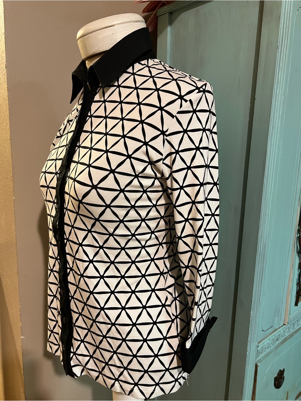 Anne Fontaine Sz 40 Shirt Geometric White W/ Contrast Crisp Cotton Black Collar - Picture 6 of 16